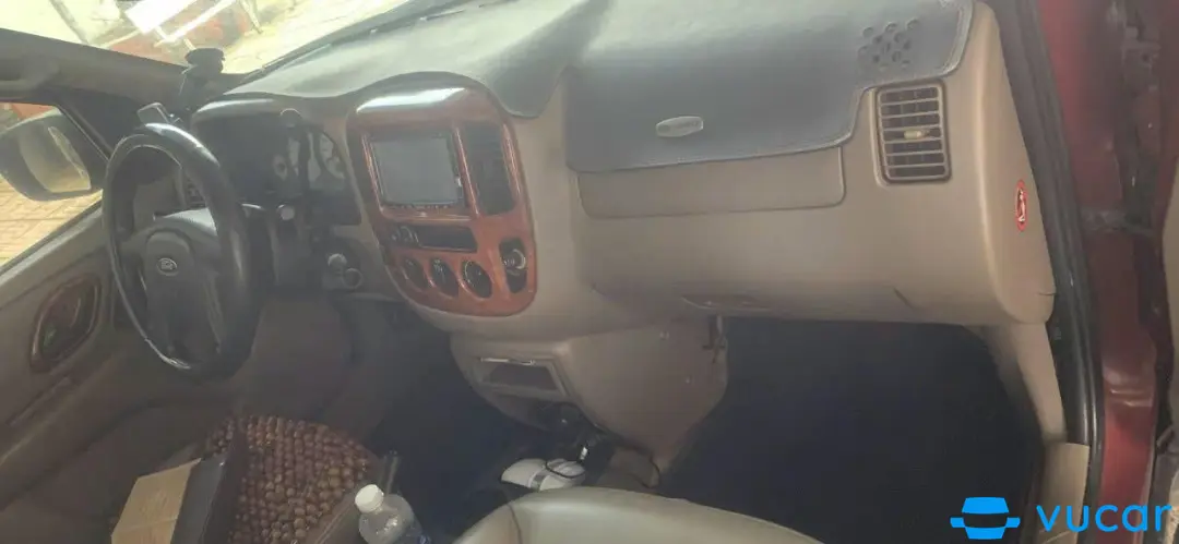 Ford Escape 2003 - Nội thất 10
