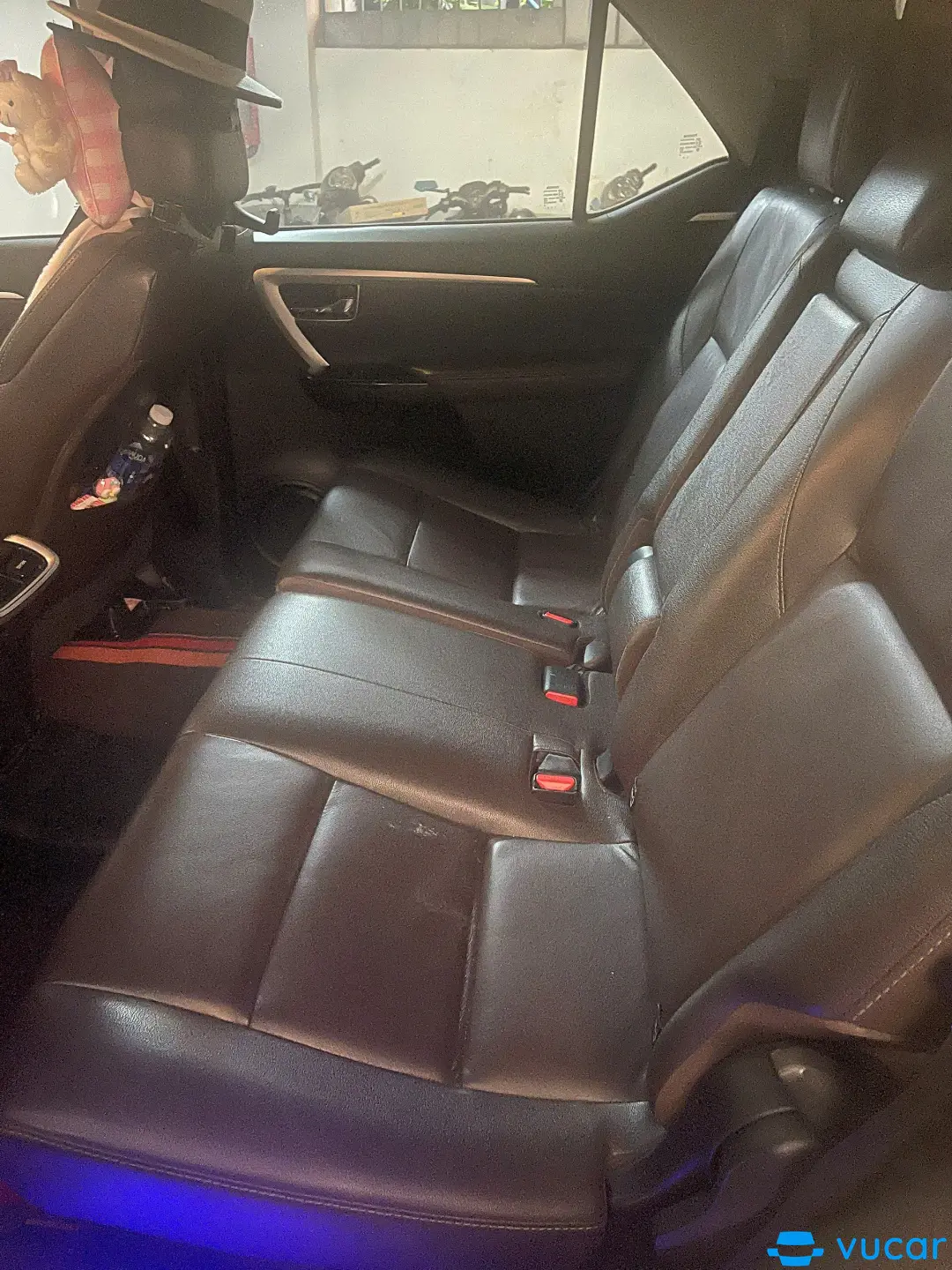 Toyota Fortuner 2.8V 4x4 AT 2018 - Nội thất 3
