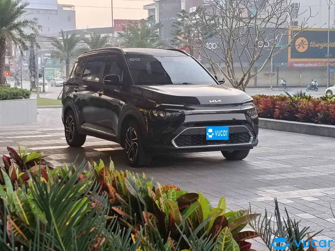 Kia Carens 1.5G Luxury 2023