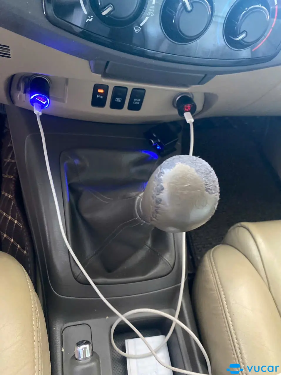Toyota Fortuner 2013 2.5G - Nội thất 7