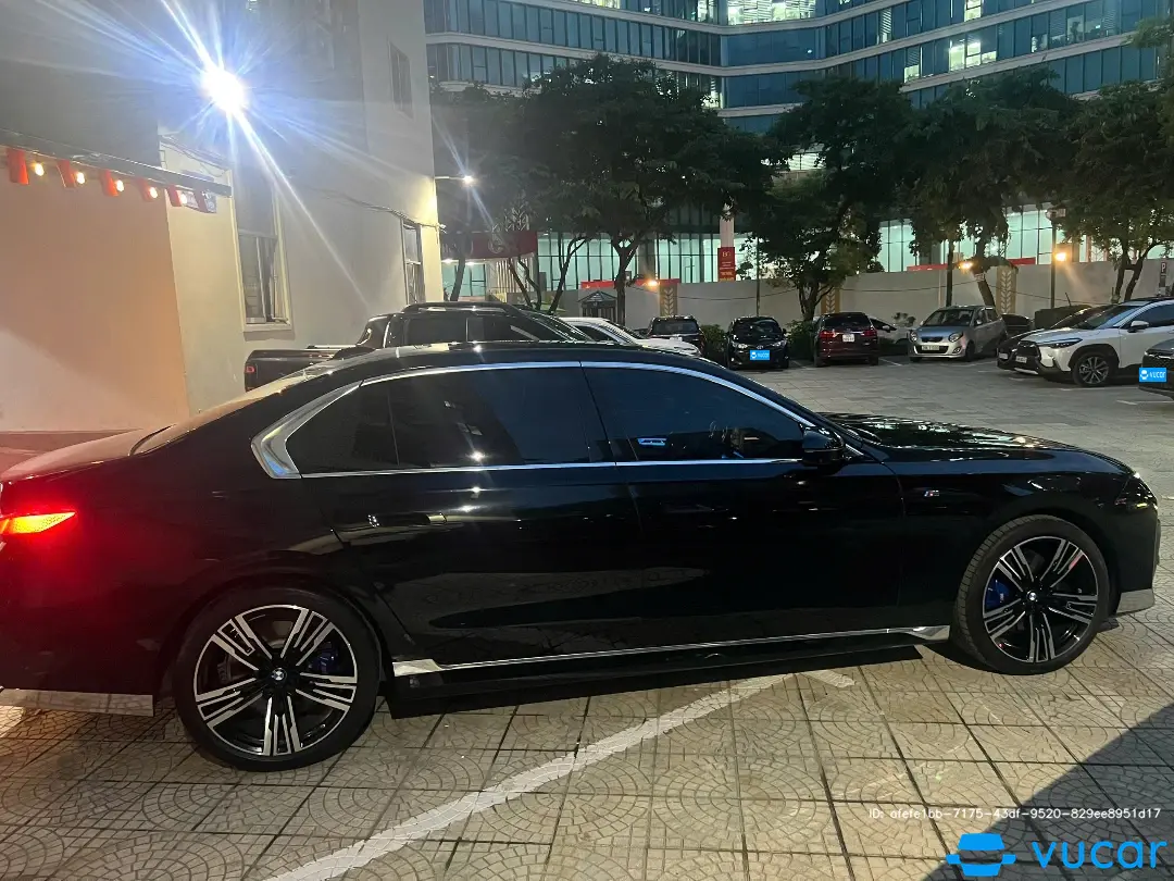 BMW 735i M Sport 2023 - Ngoại thất 10