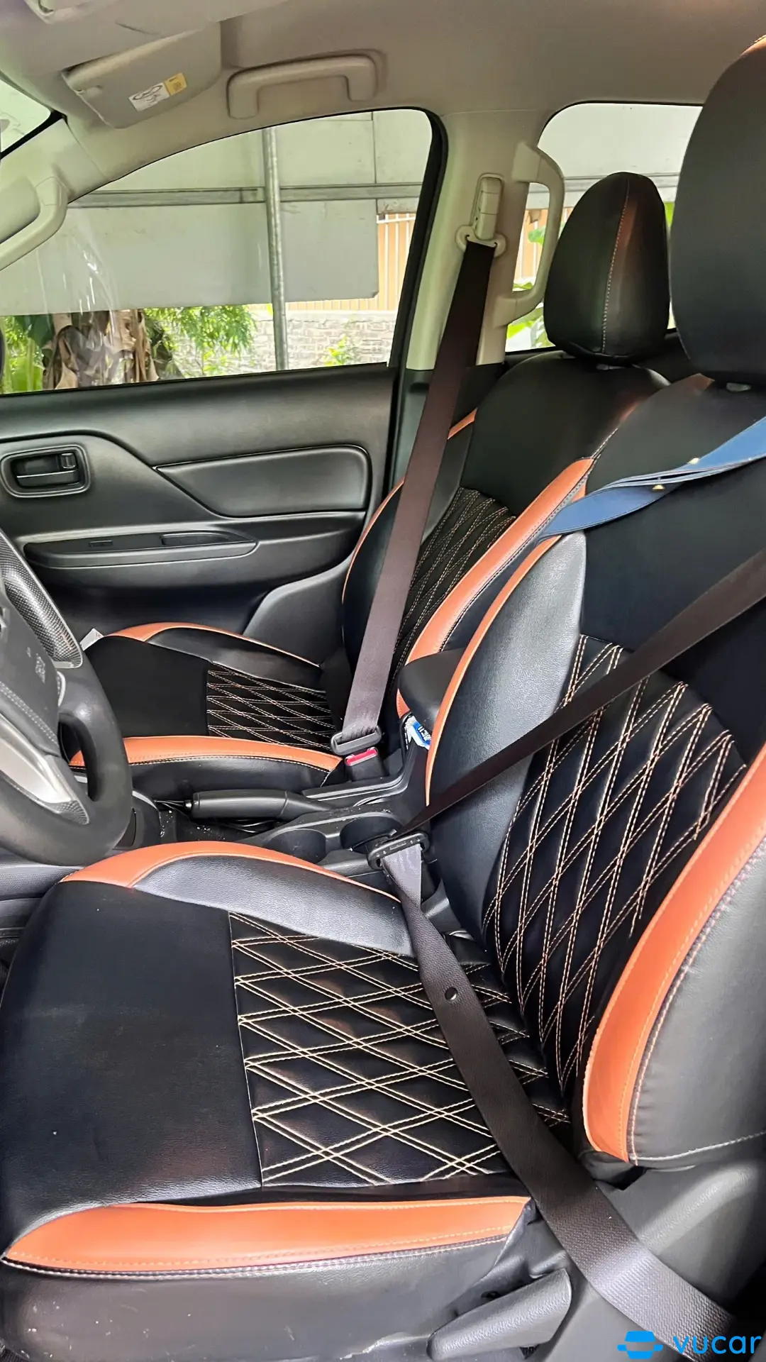 Mitsubishi triton 4x2 AT 2023 - Nội thất 2