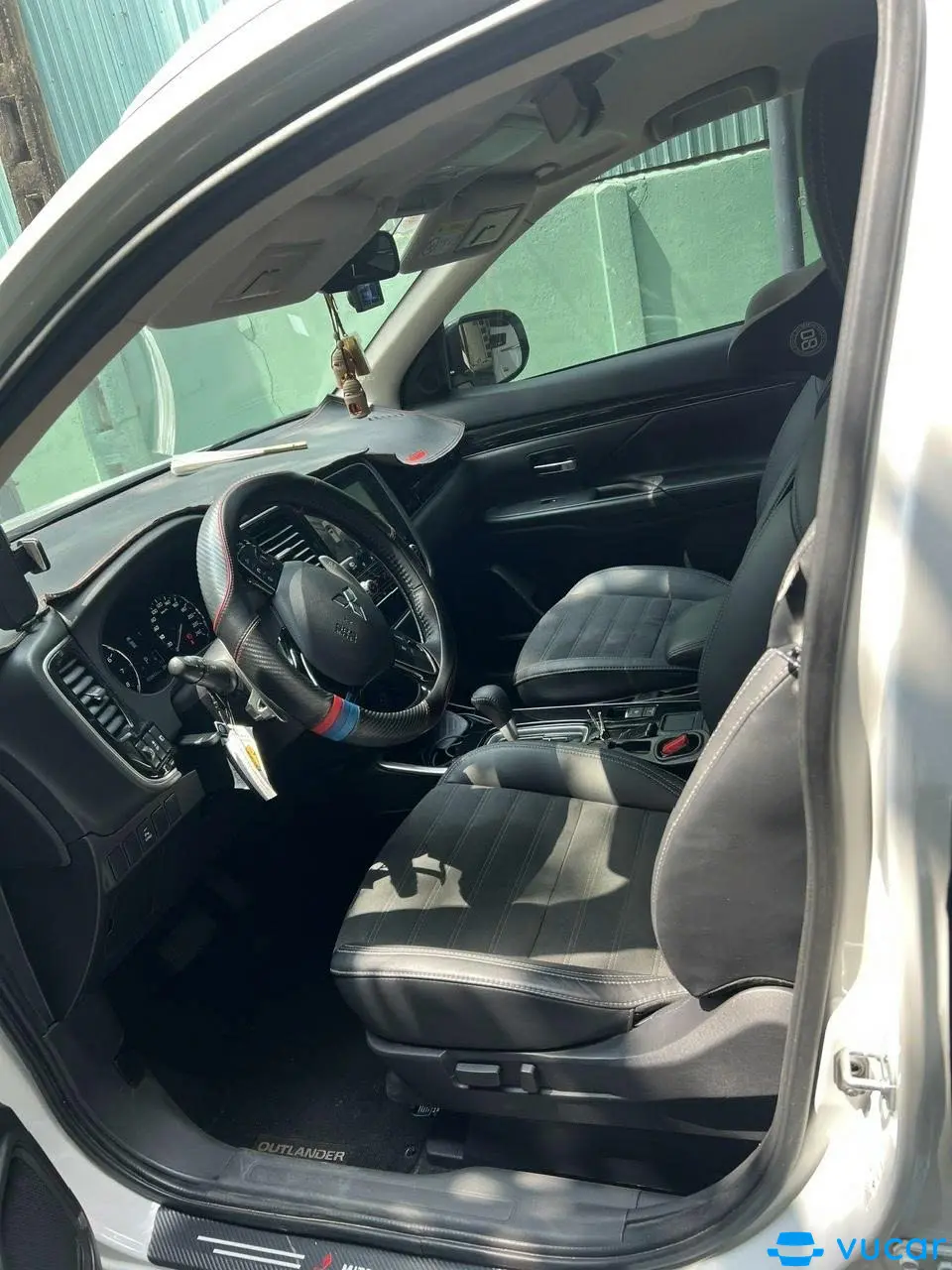 Mitsubishi Outlander 2.0 CVT 2023 - Nội thất 1