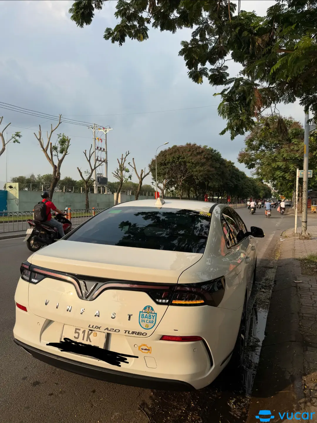 VinFast Lux a 2.0 Base 2022 - Khoang động cơ 1