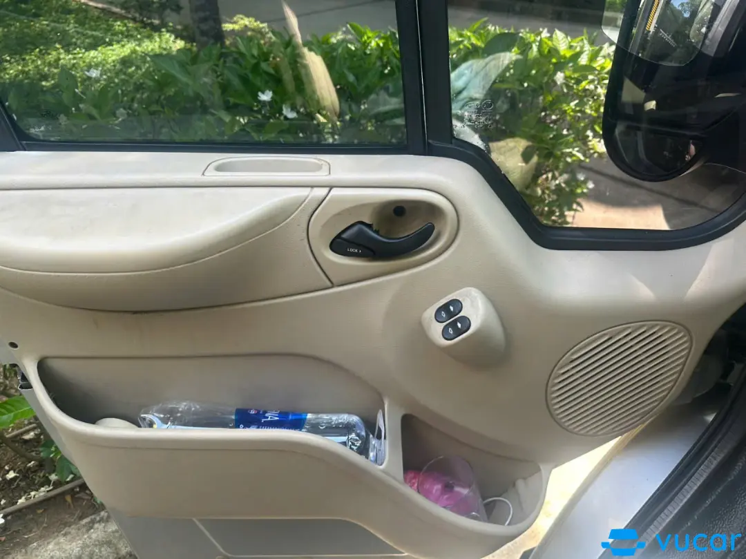 Ford Transit Luxury 2019 - Nội thất 2