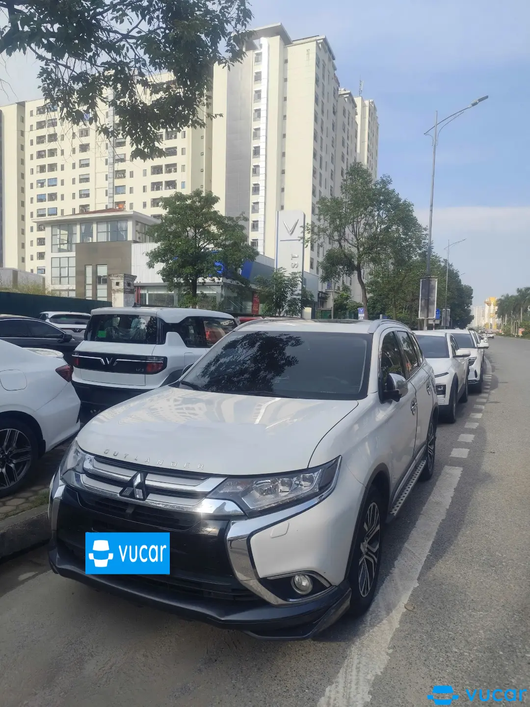 Ảnh xe Mitsubishi Outlander 2.0 CVT Premium 2019