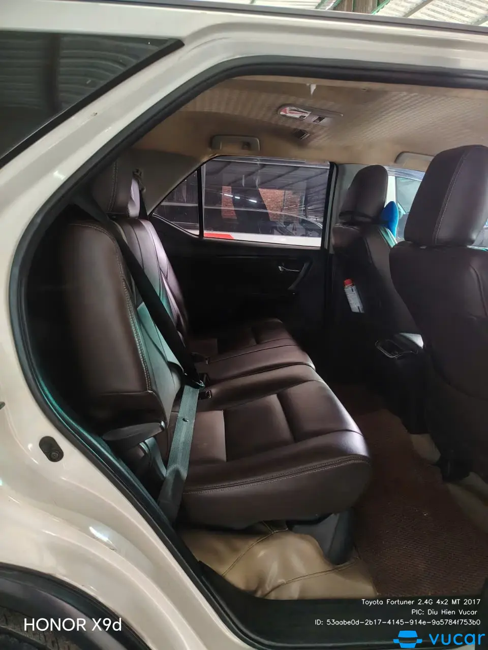 Toyota Fortuner 2.4G 4x2 MT 2017 - Nội thất 5