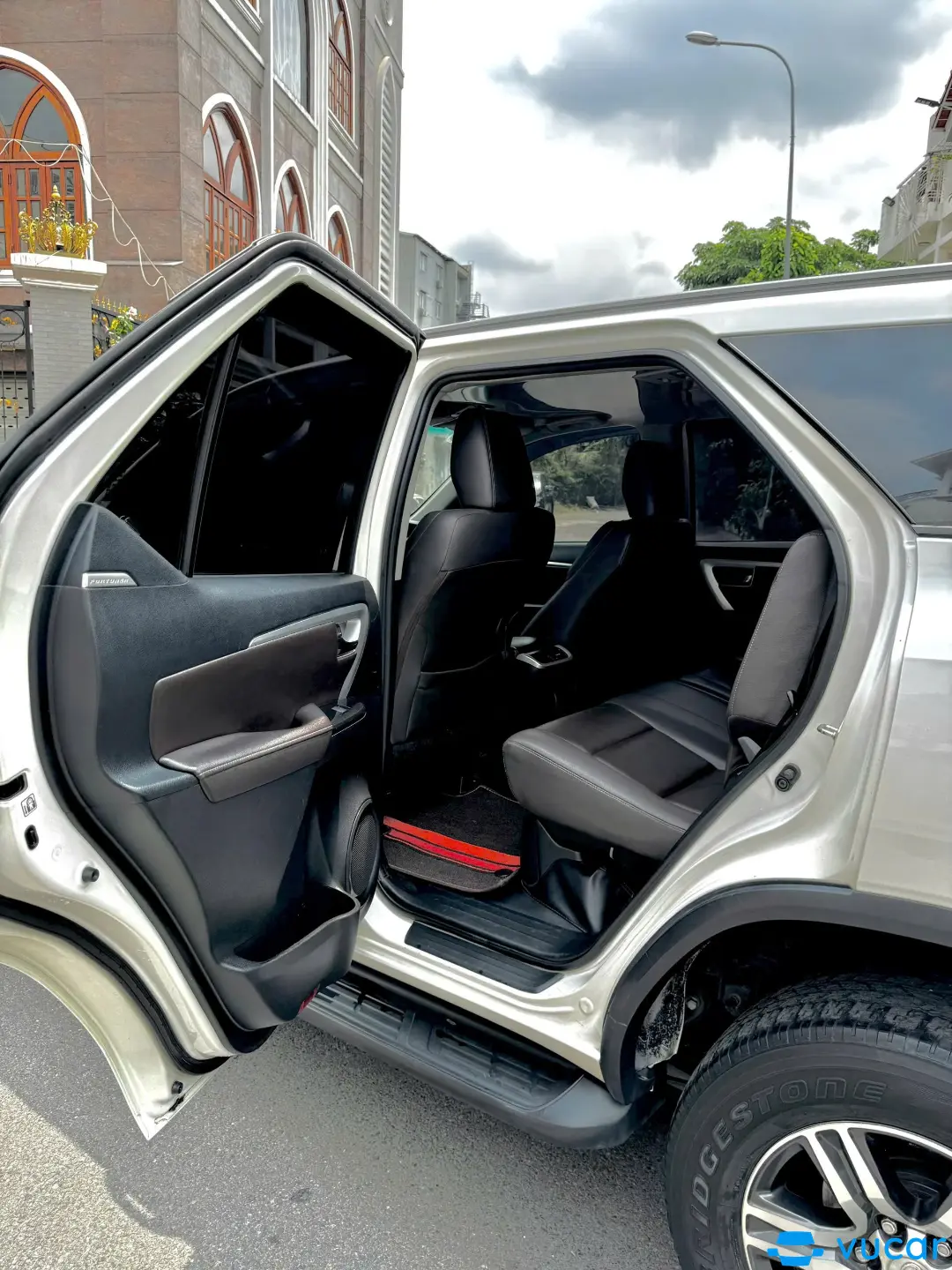 Toyota Fortuner 2.4G 4x2 AT 2020 - Nội thất 2