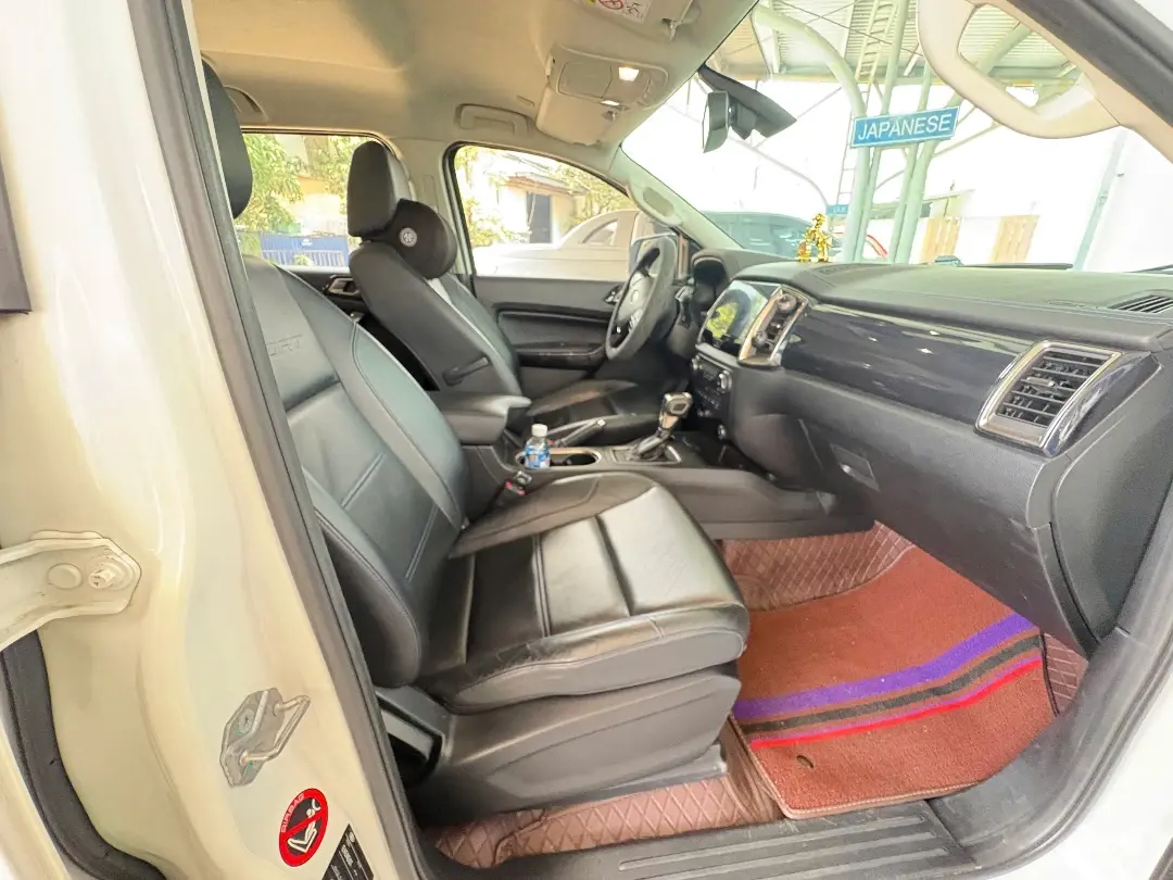 Ford Everest Sport 2.0L 4x2 AT 2021 - Nội thất 1