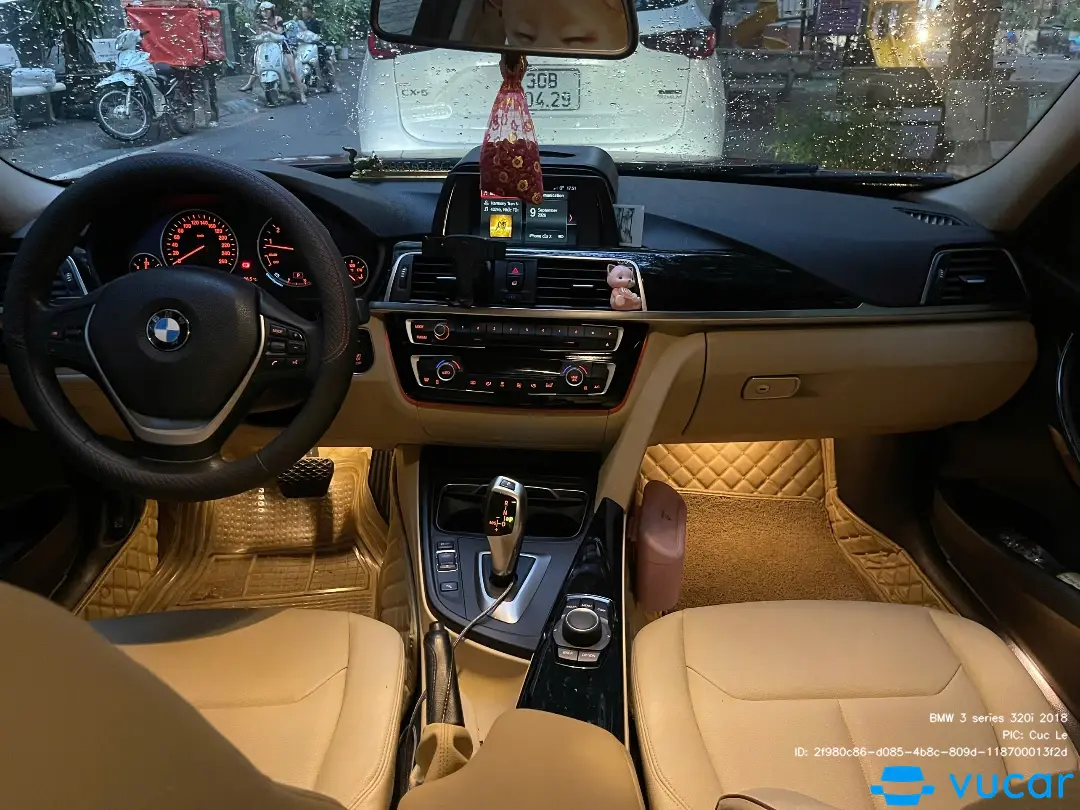 BMW 3 series 320i 2018 - Nội thất 12