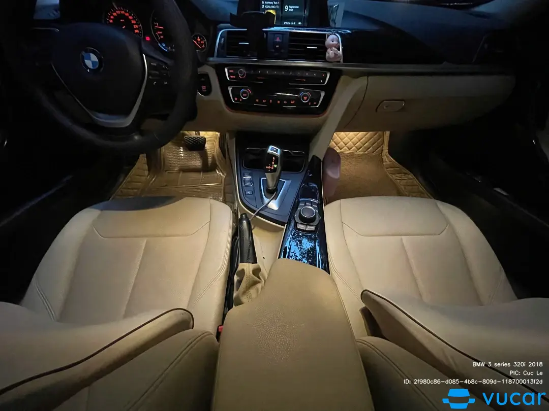 BMW 3 series 320i 2018 - Nội thất 13