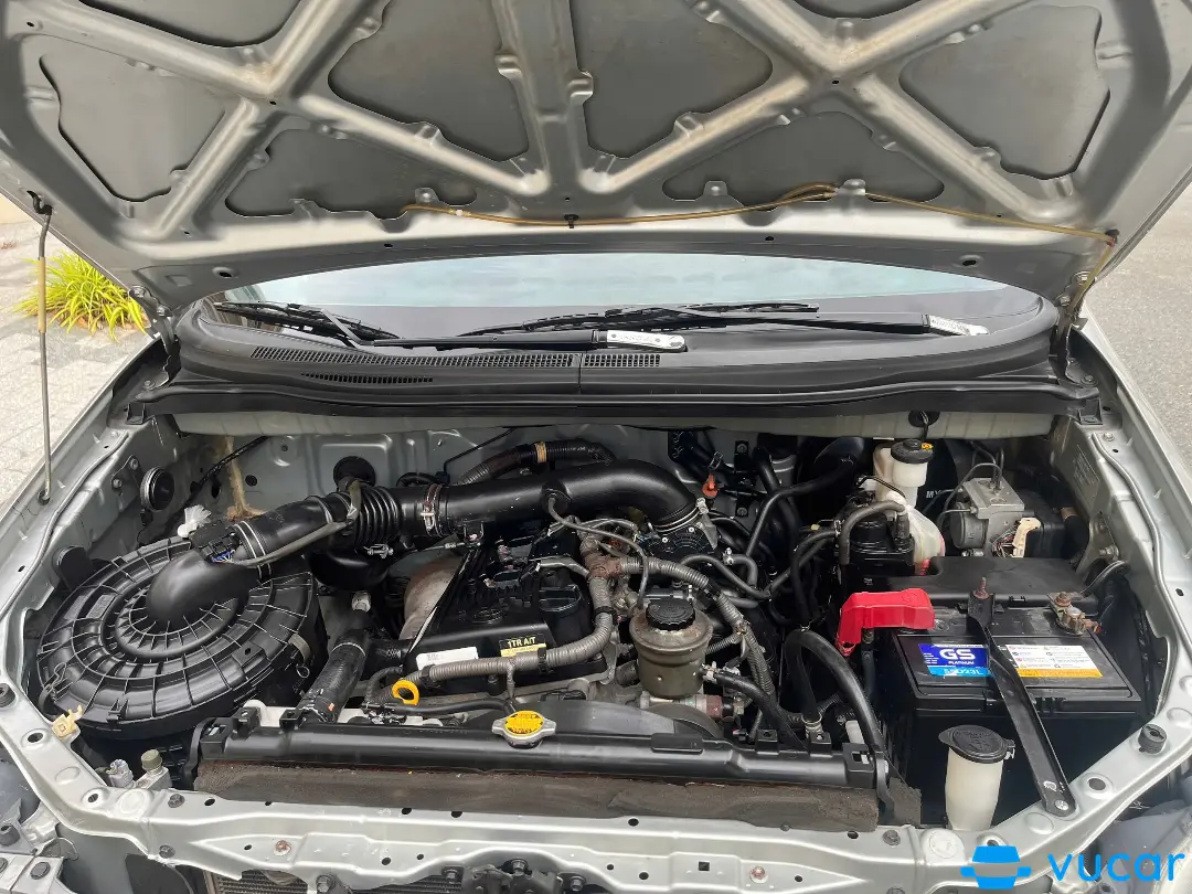 Toyota Innova 2.0G 2014 - Khoang động cơ 1
