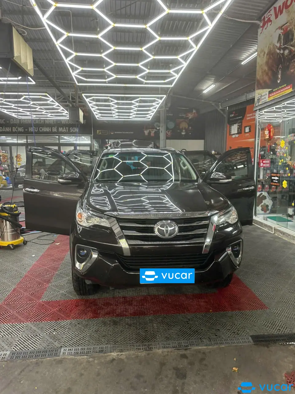 Ảnh xe Toyota Fortuner 2.7V 4x2 AT 2017