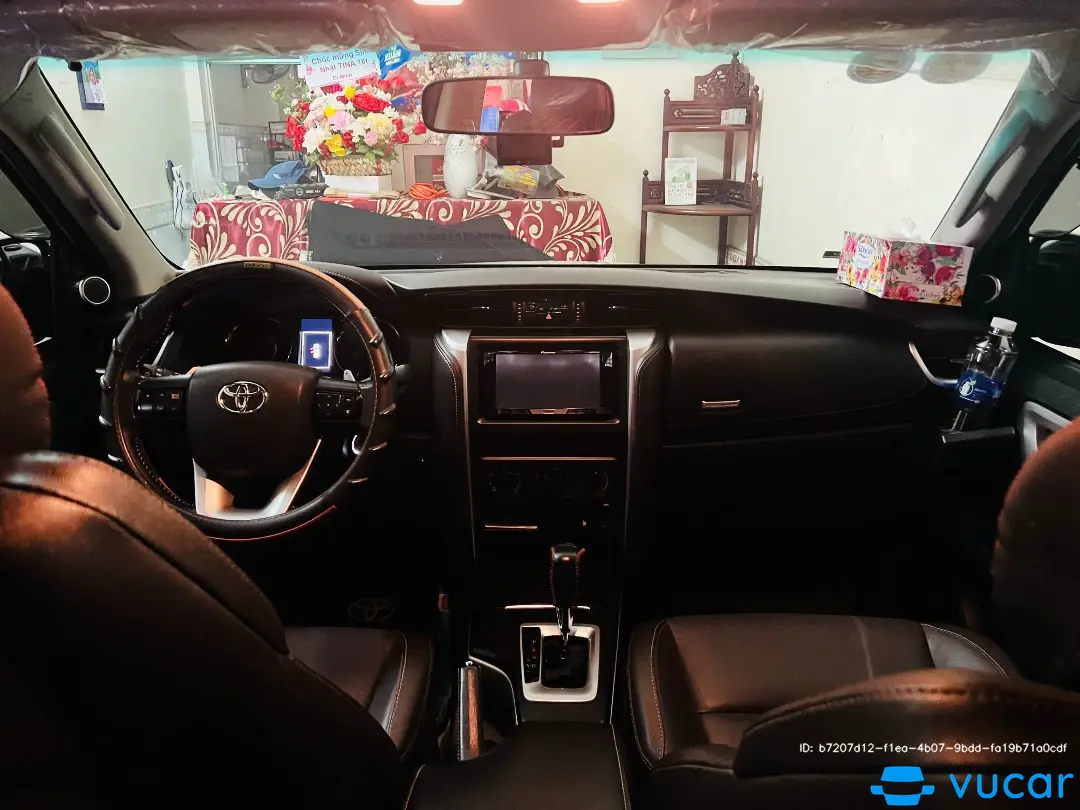 Toyota Fortuner 2.4G 4x2 AT 2018 - Nội thất 1
