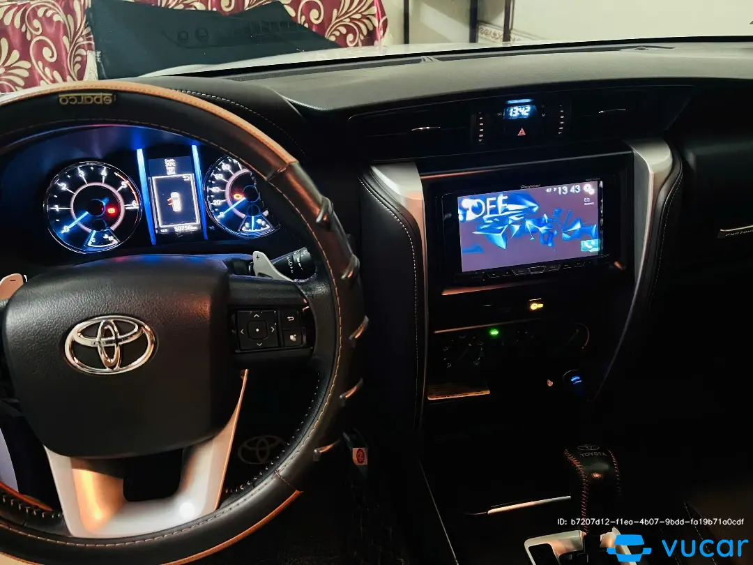 Toyota Fortuner 2.4G 4x2 AT 2018 - Nội thất 3