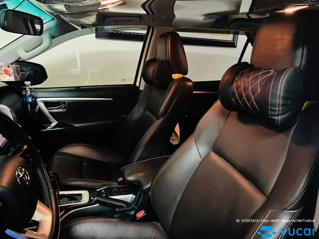 Toyota Fortuner 2.4G 4x2 AT 2018 - Nội thất 4
