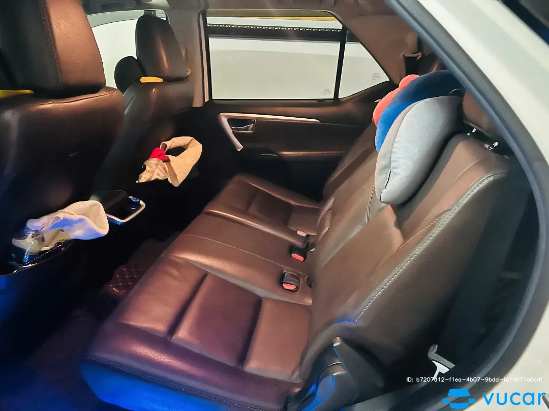 Toyota Fortuner 2.4G 4x2 AT 2018 - Nội thất 7