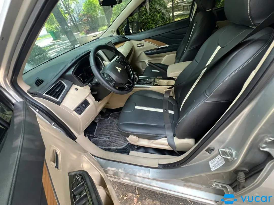 Mitsubishi Xpander 1.5 AT Standard 2019  - Nội thất 1