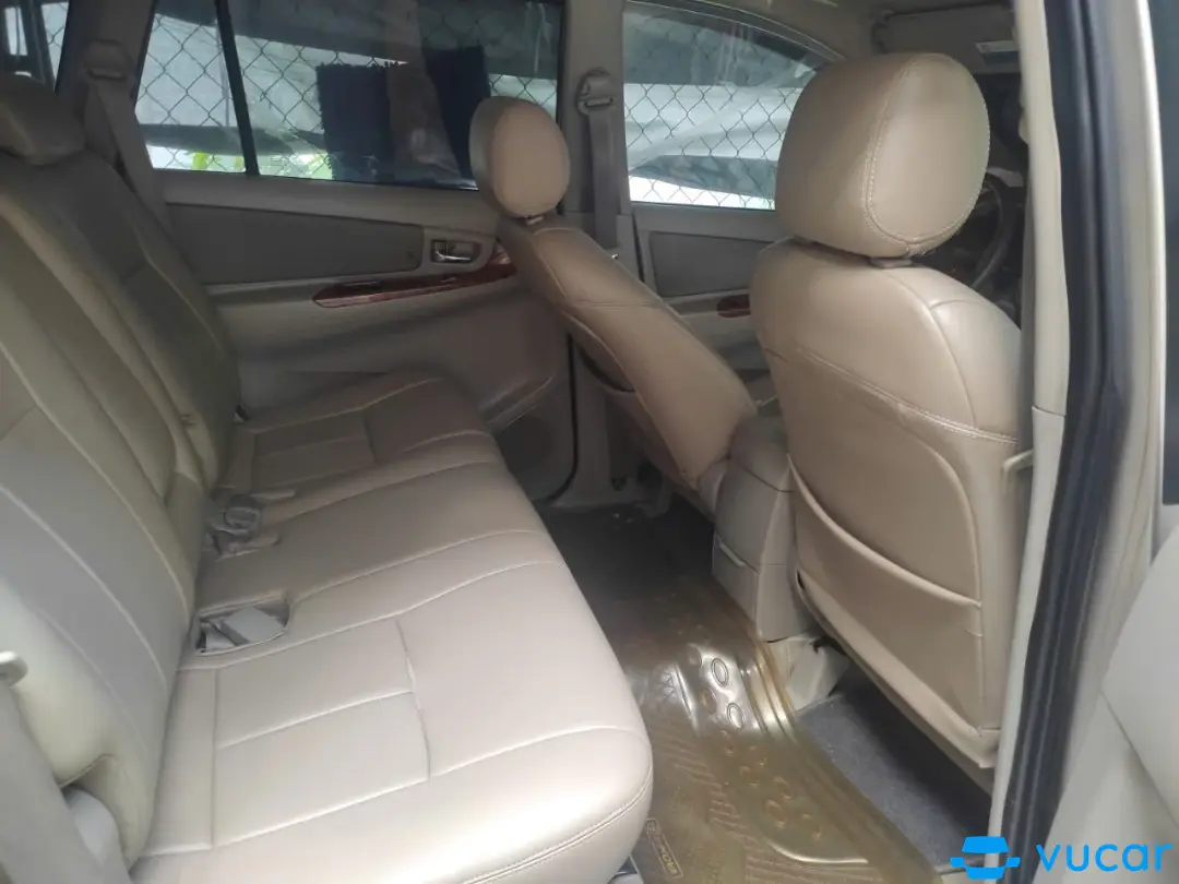 Toyota Innova 2.0E 2014 - Nội thất 4