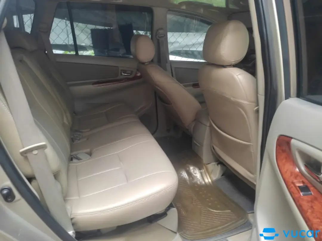 Toyota Innova 2.0E 2014 - Nội thất 5