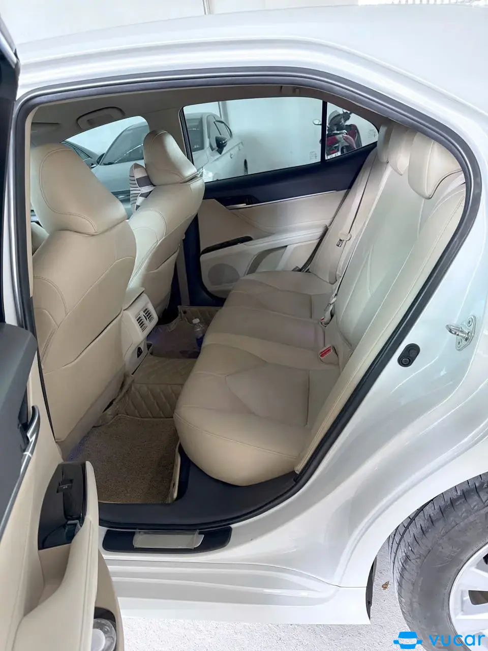 Toyota Camry 2.0E 2019 - Nội thất 2