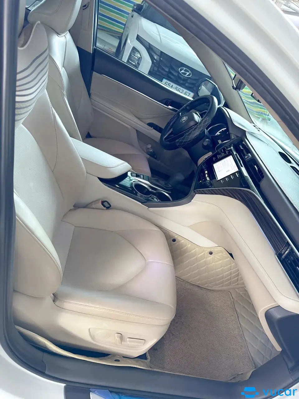 Toyota Camry 2.0E 2019 - Nội thất 5