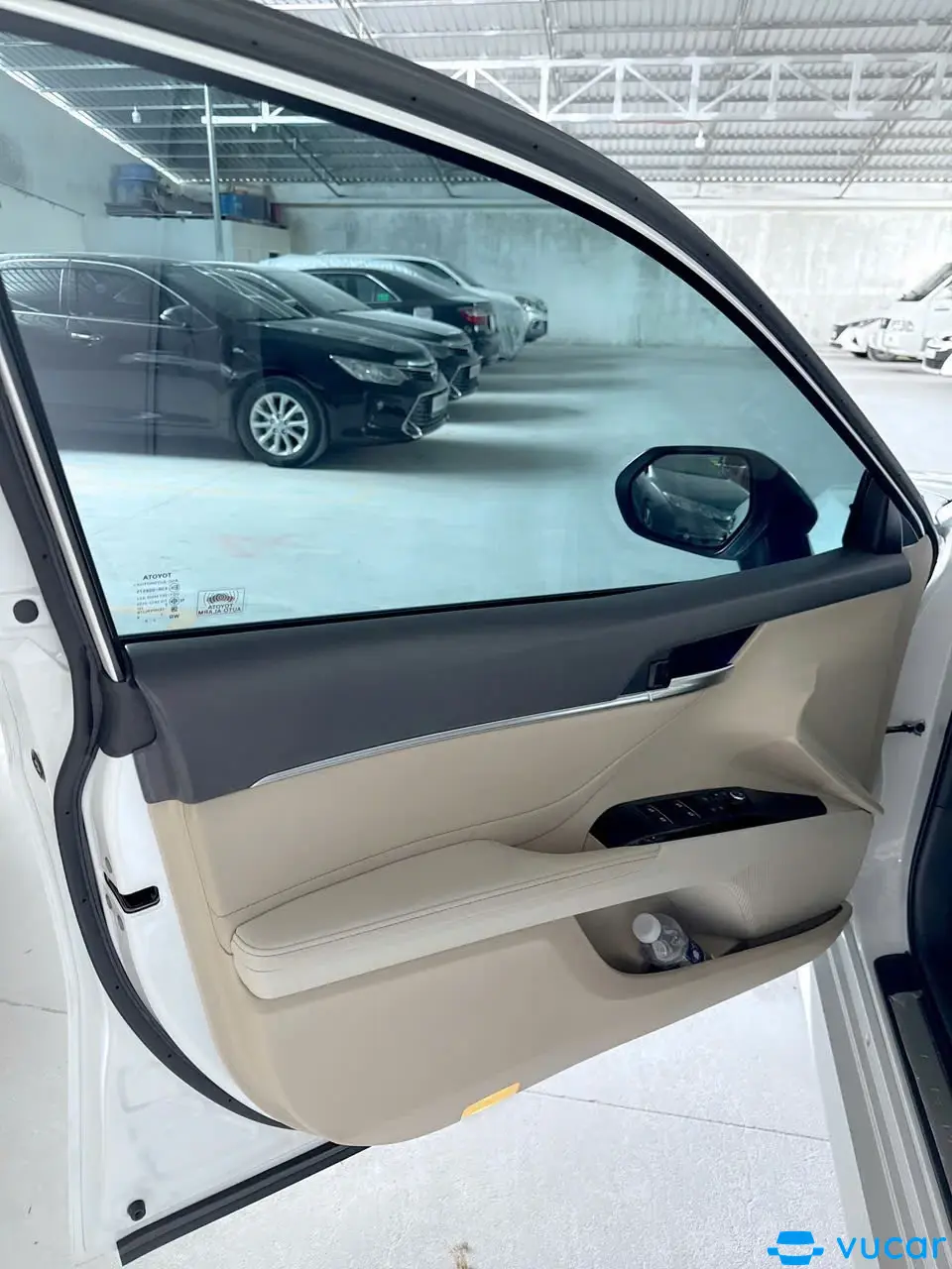 Toyota Camry 2.0E 2019 - Nội thất 8
