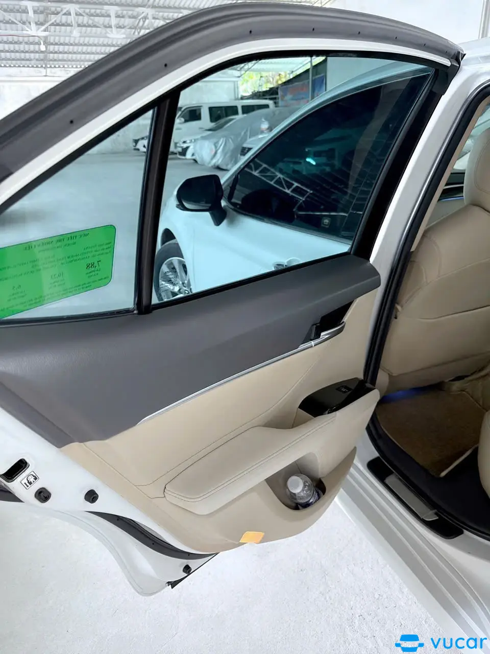 Toyota Camry 2.0E 2019 - Nội thất 3