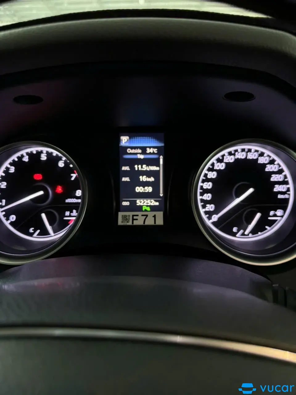 Toyota Camry 2.0E 2019 - Nội thất 10