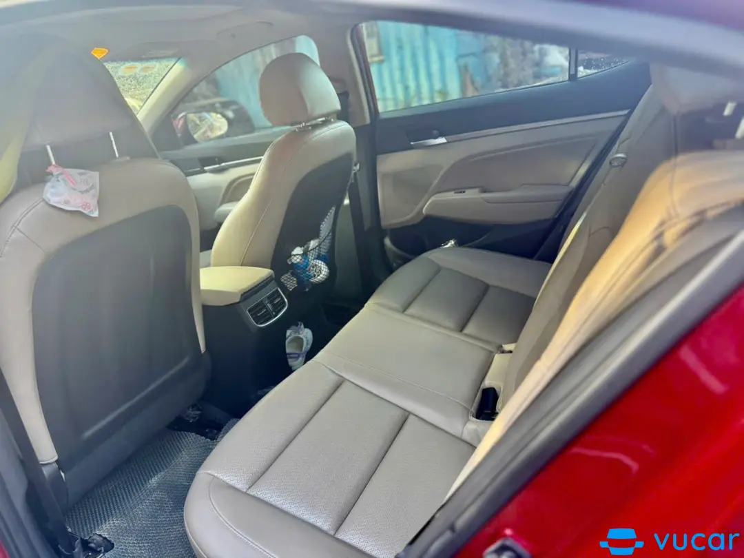 Hyundai Elantra 1.6 AT 2020 - Nội thất 2