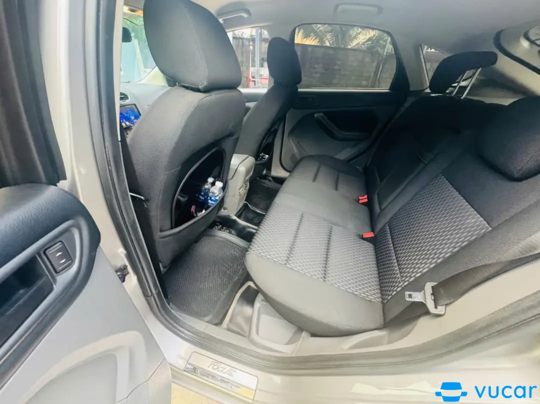 ford focus 1.8 AT 2011 - Nội thất 1