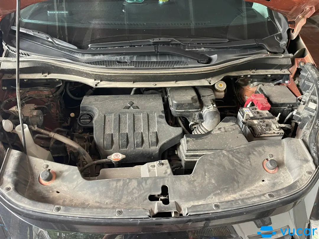 Mitsubishi Xpander Cross 1.5 AT 2023 - Khoang động cơ 1