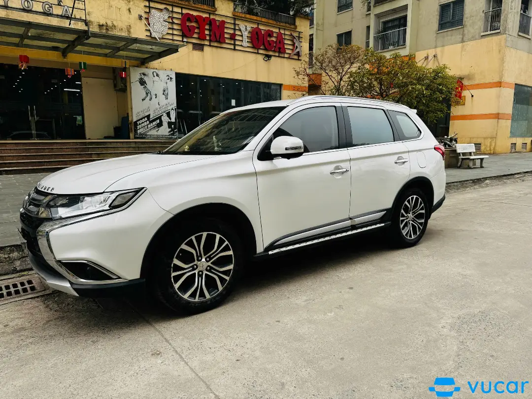 Mitsubishi Outlander 2017 2.0 CVT - Ngoại thất 4