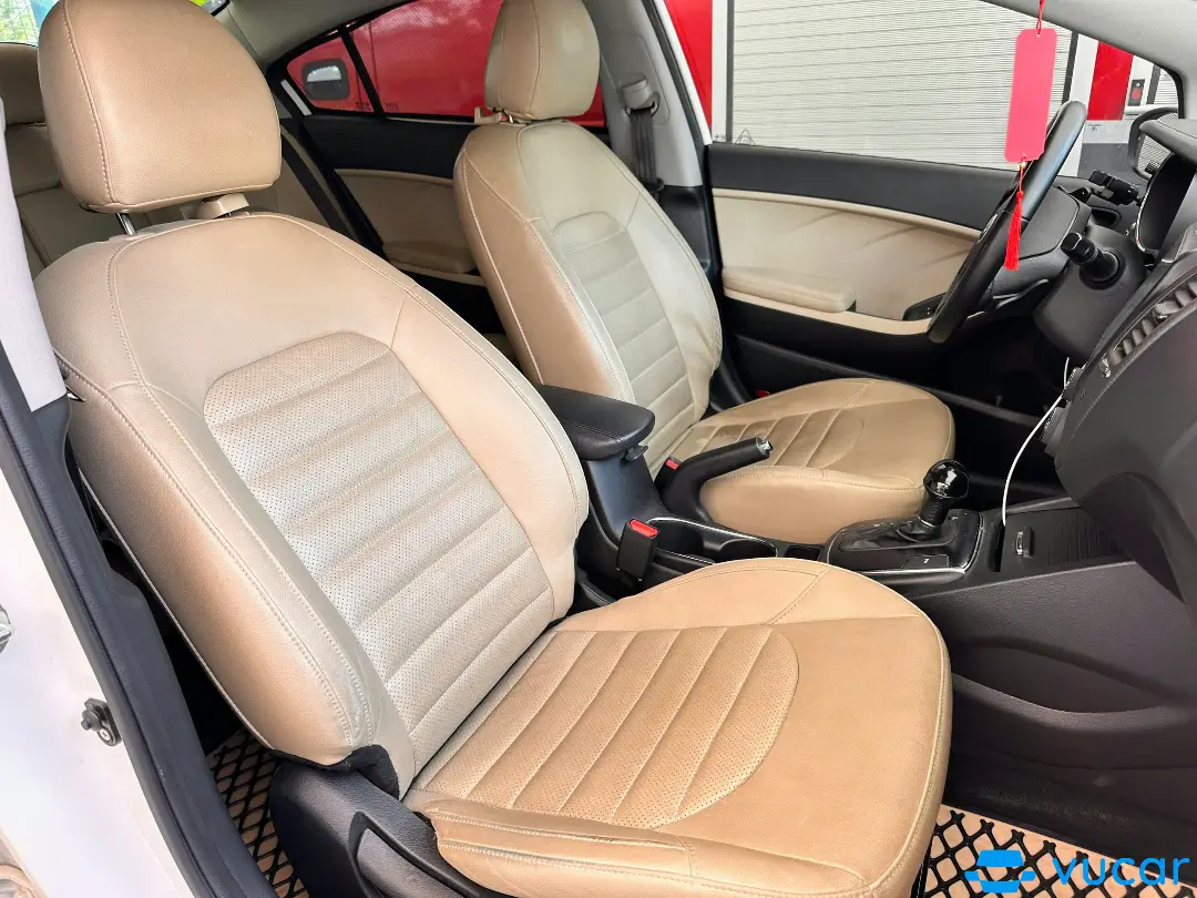 Kia Cerato 1.6 AT 2018 - Nội thất 2