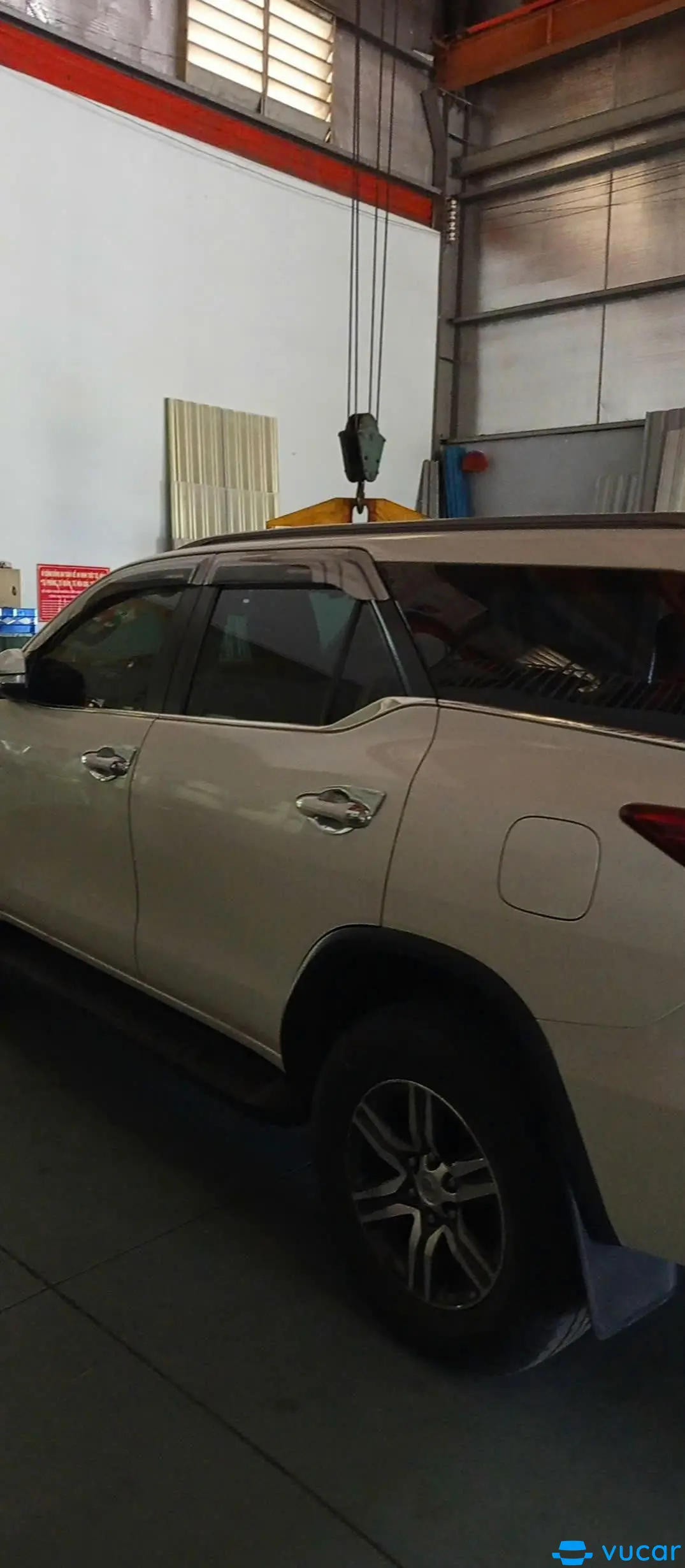 Toyota Fortuner 2.4G 4x2 MT 2017 - Ngoại thất 4