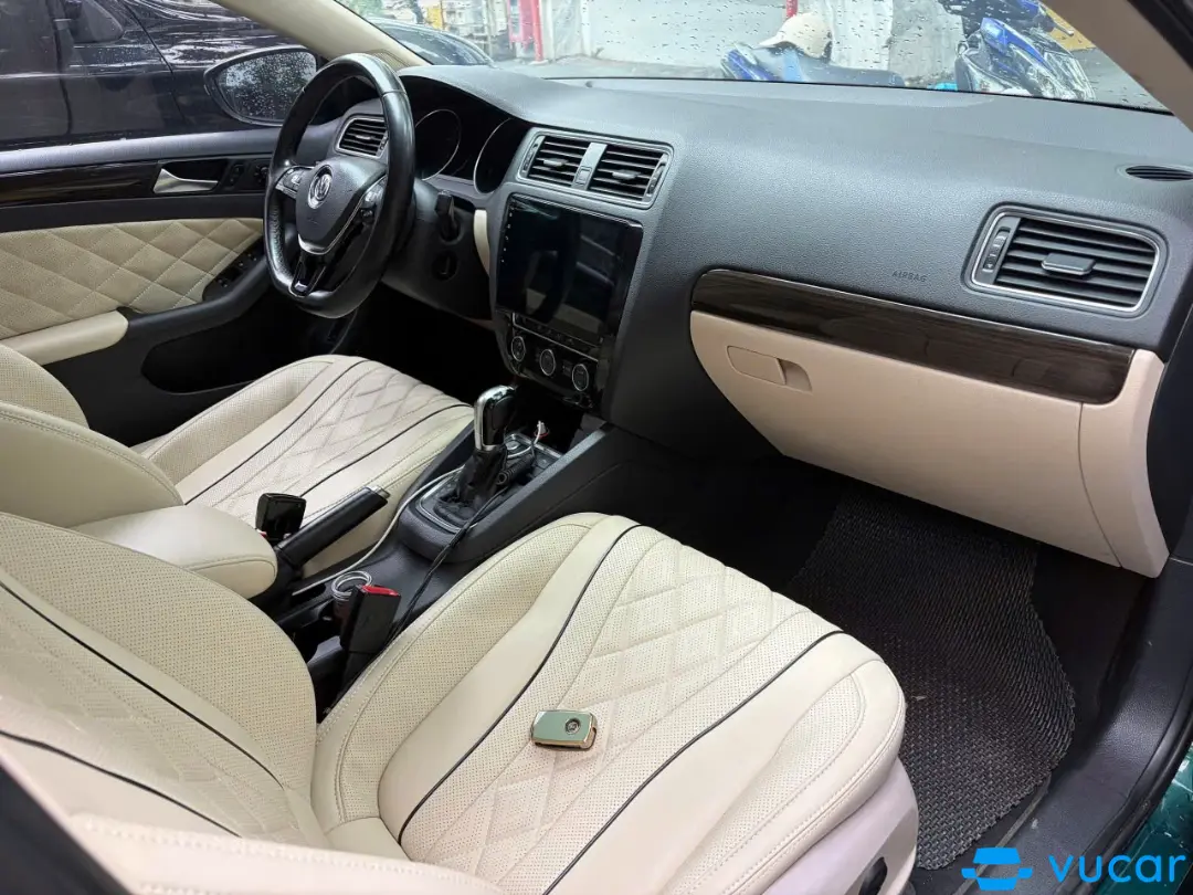 Volkswagen Jetta sedan 2016 - Nội thất 3