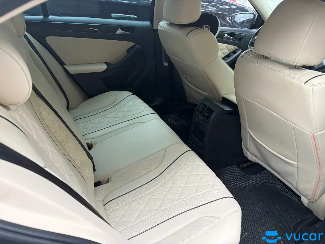 Volkswagen Jetta sedan 2016 - Nội thất 4