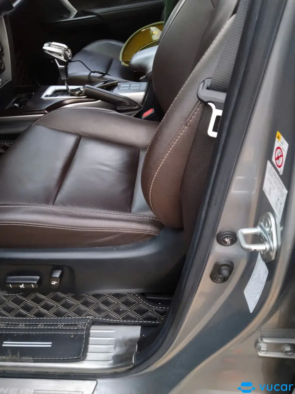 Toyota Fortuner 2.4 AT 2018 - Nội thất 4