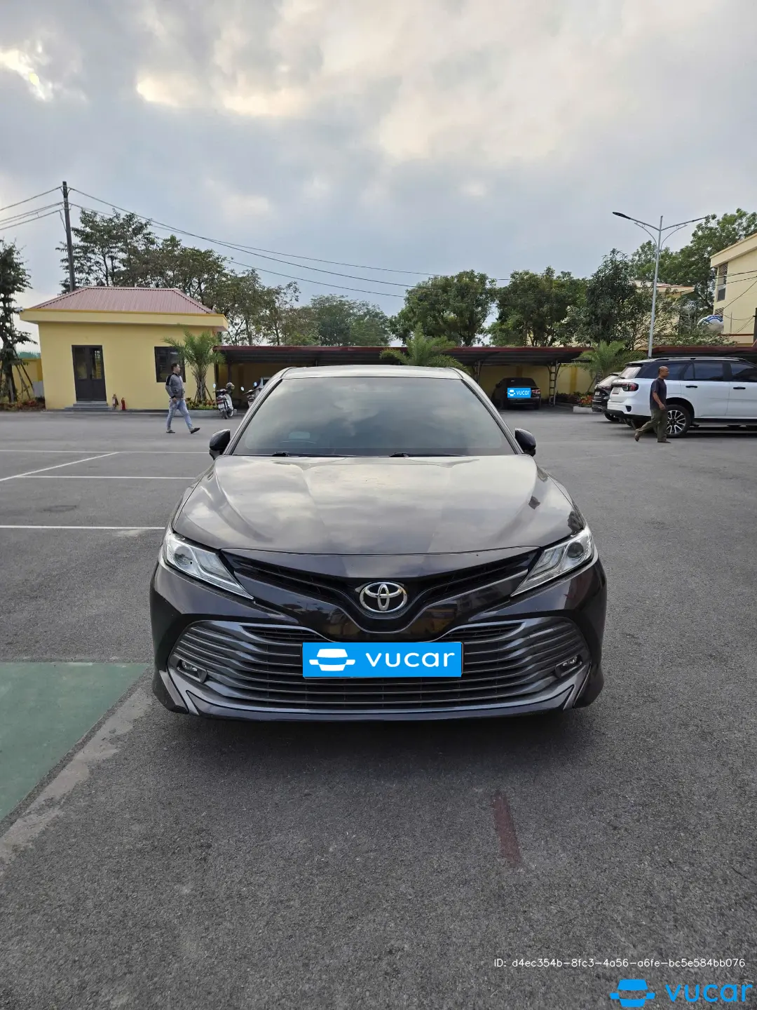 toyota Camry 2.5Q. . số 2020 - Ngoại thất 6