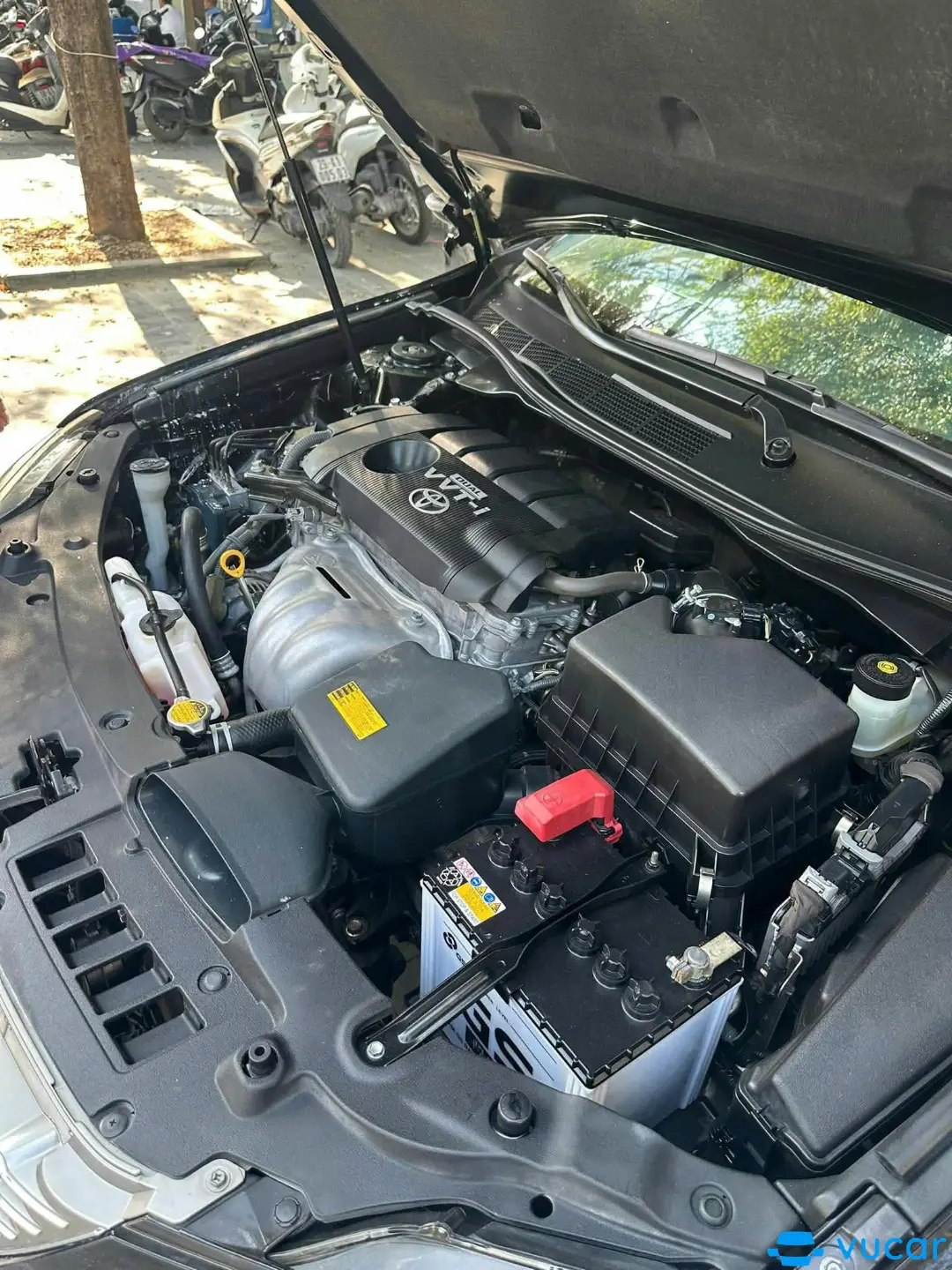 Toyota Camry 2.5Q 2015  - Khoang động cơ 1
