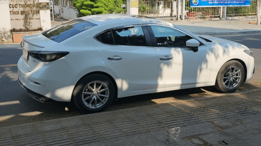 Ảnh xe mada3 bàn FACELIFT cao cấp 1.5 đi