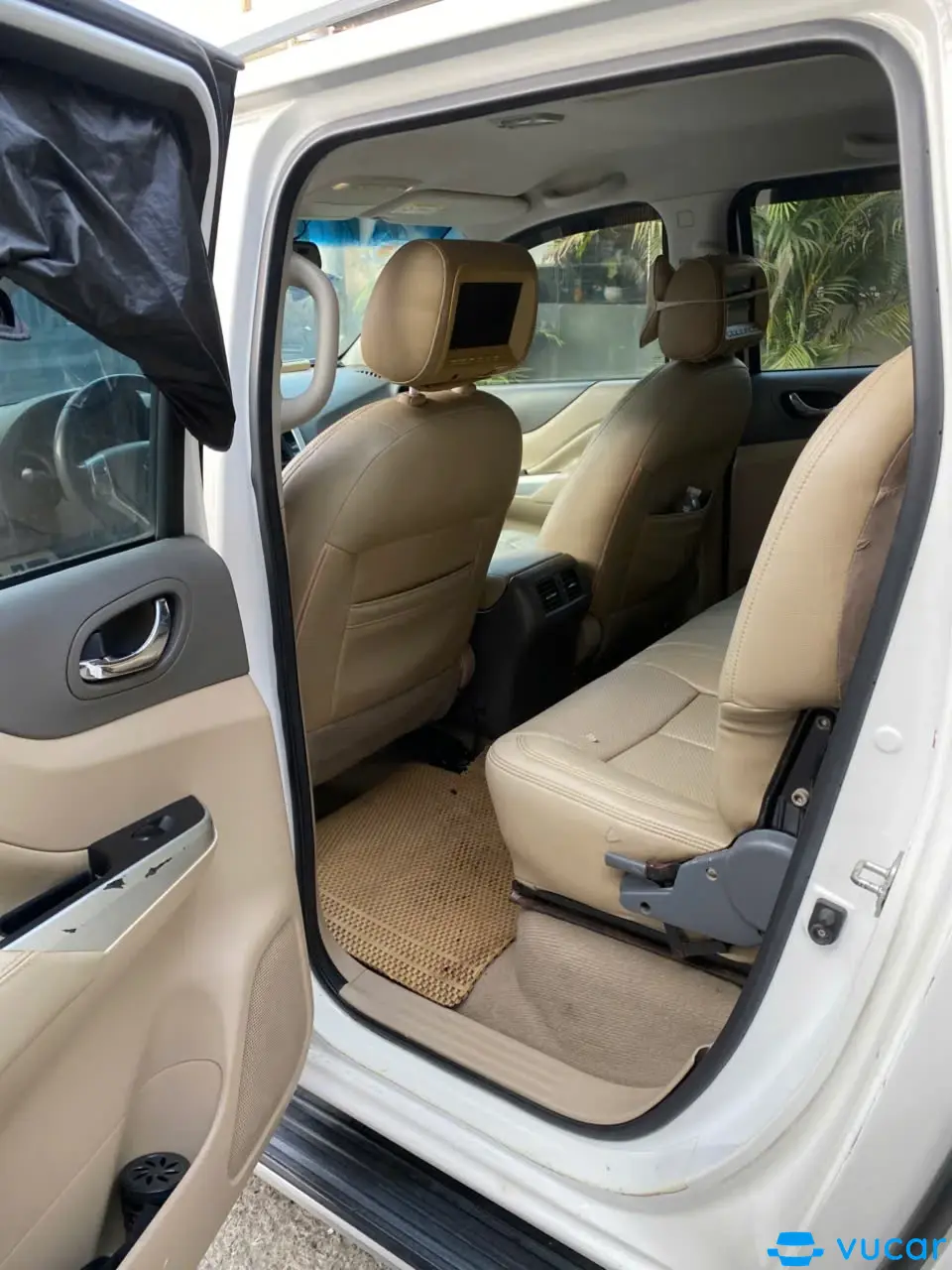Nissan Navara VL 2.5 AT 4WD 2015 - Nội thất 1