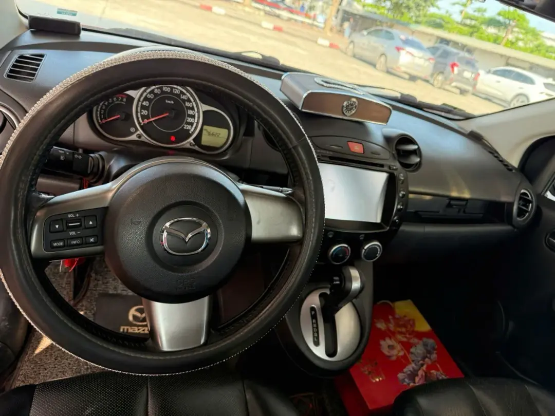 Mazda 2 S 2015 - Nội thất 3