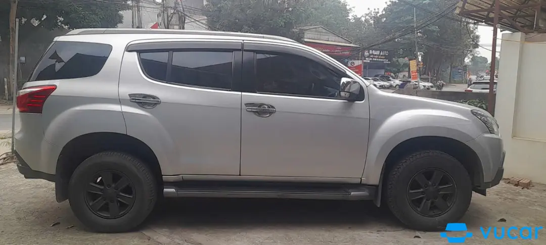 Ảnh xe Isuzu Mu-x 1.9 4X2 MT 2019