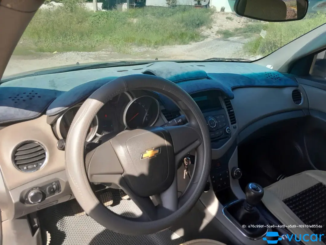 Chevrolet Cruze LS 1.6 MT 2011 - Nội thất 3