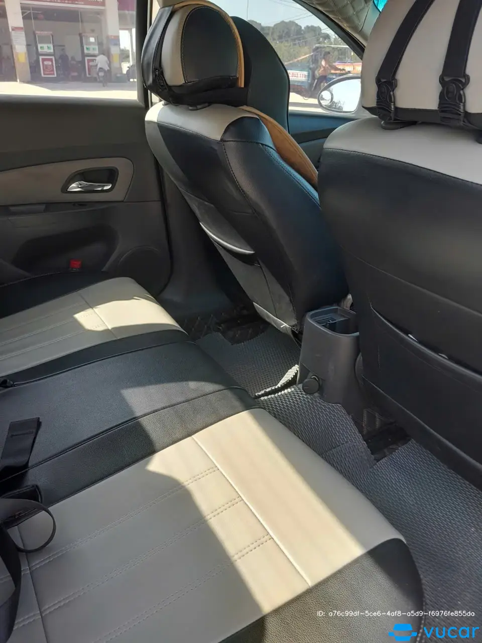 Chevrolet Cruze LS 1.6 MT 2011 - Nội thất 13