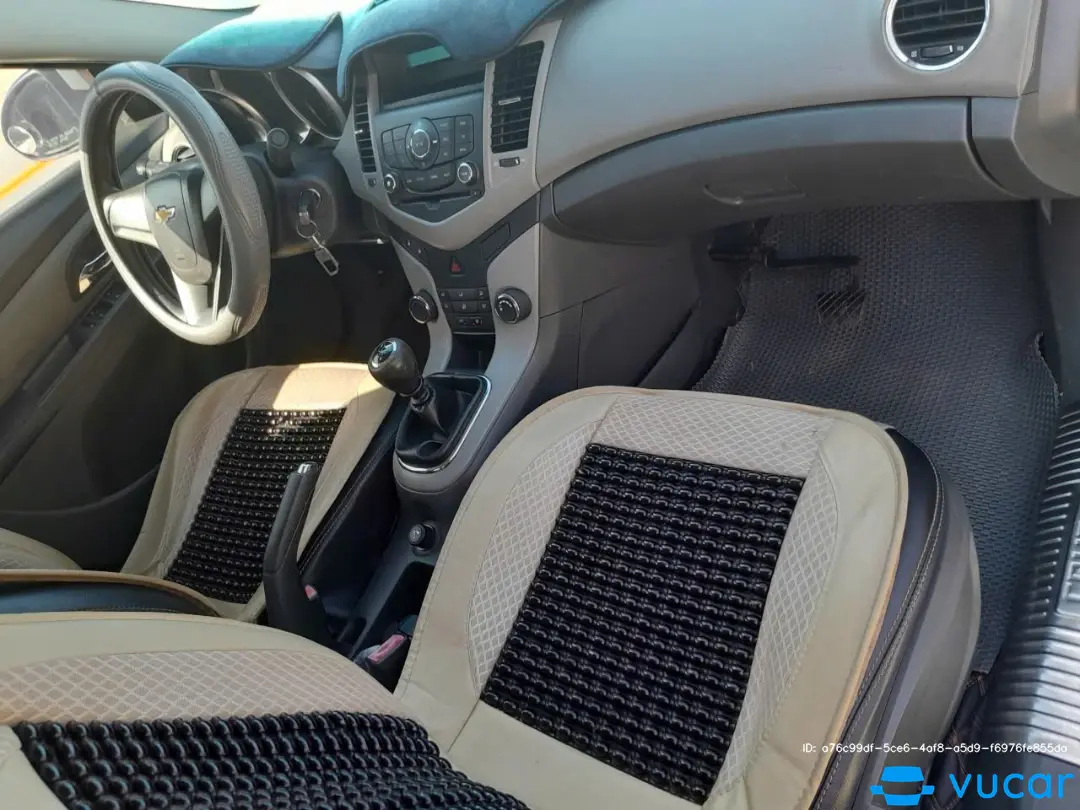 Chevrolet Cruze LS 1.6 MT 2011 - Nội thất 10