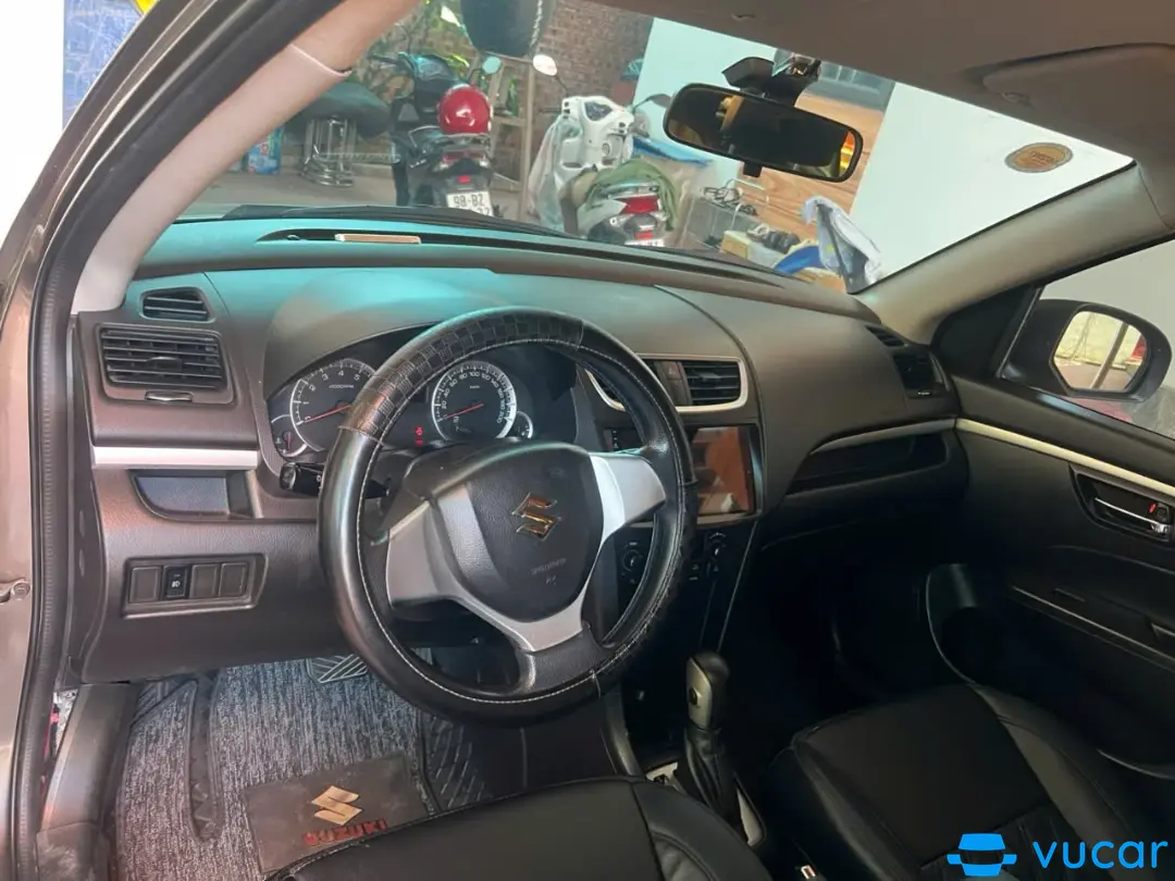 Suzuki Swift 1.4 AT 2014 - Nội thất 6
