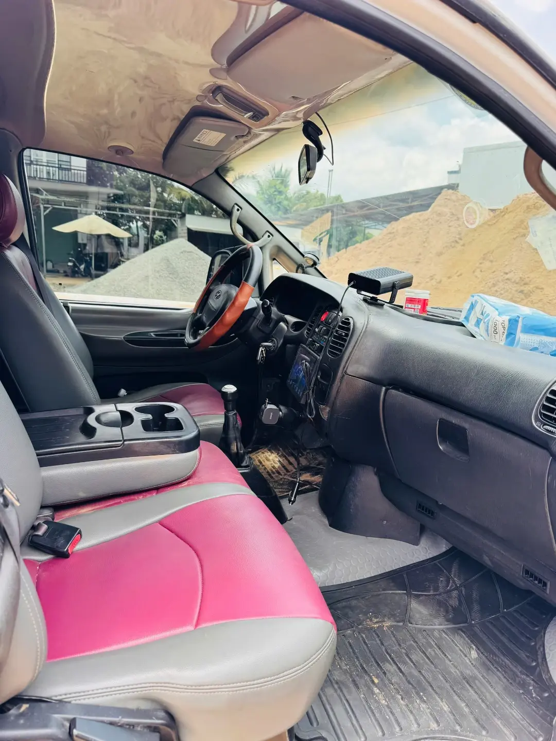 Hyundai Starex 2.5 MT 2006 - Nội thất 1