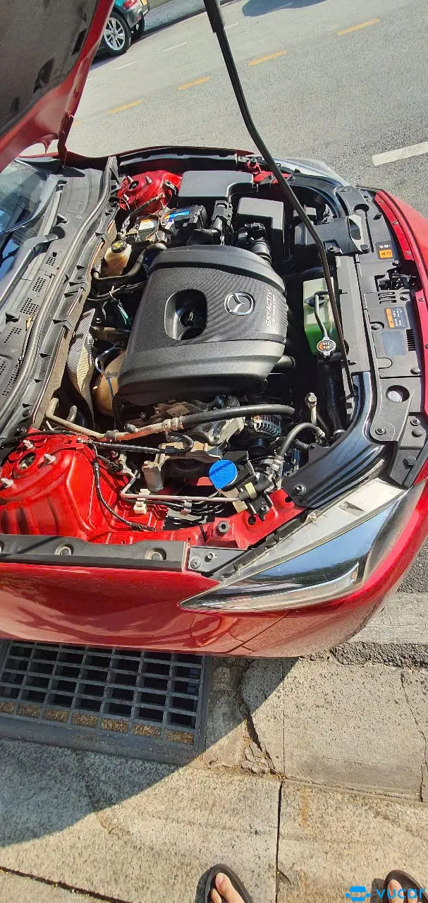 Mazda 3 1.5AT 2019 - Khoang động cơ 1